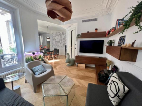 Unique Paris-central 2-bedrooms apartment w Air-Con